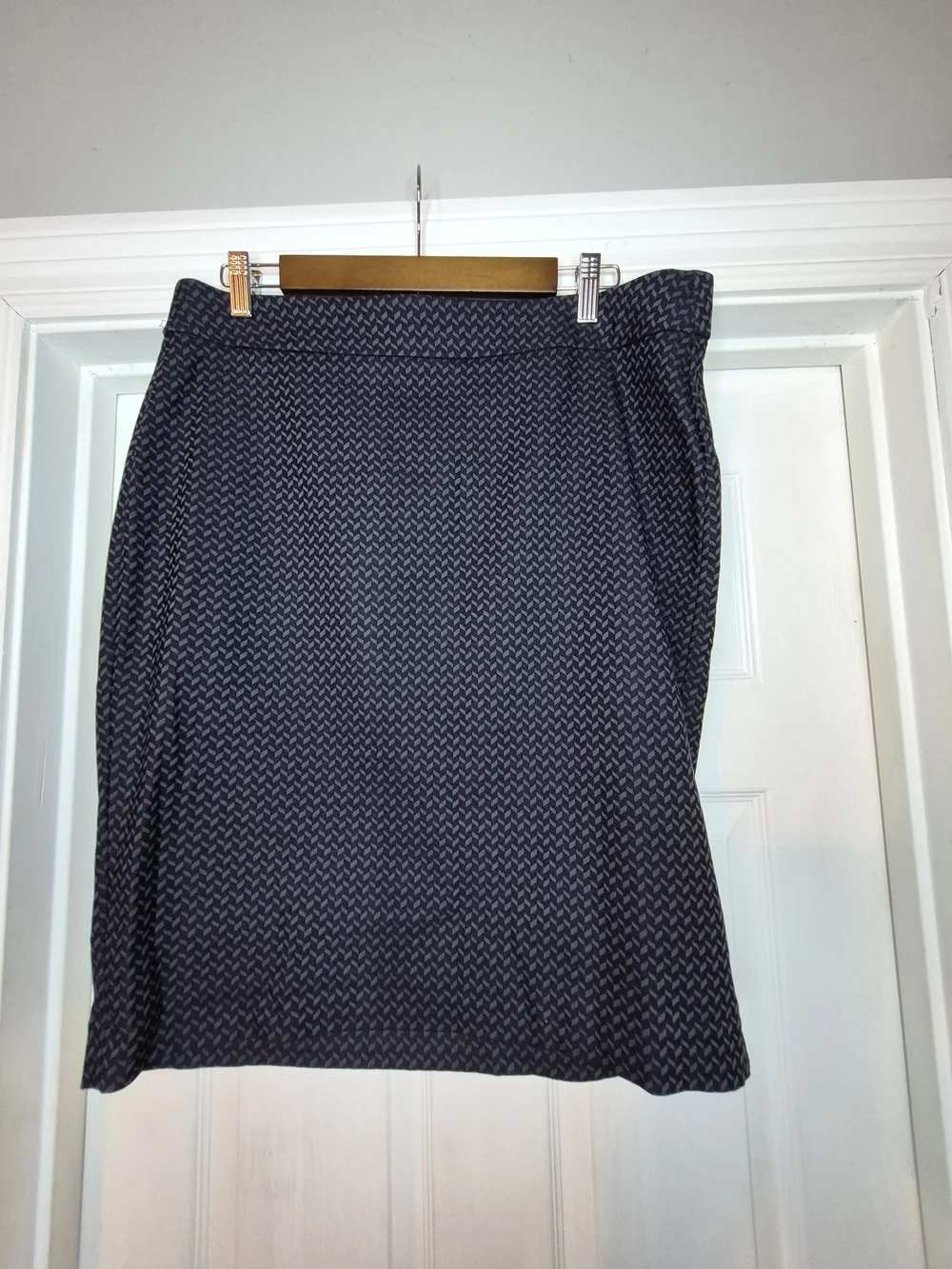 Elle Navy Black Textured Pencil Skirt Large